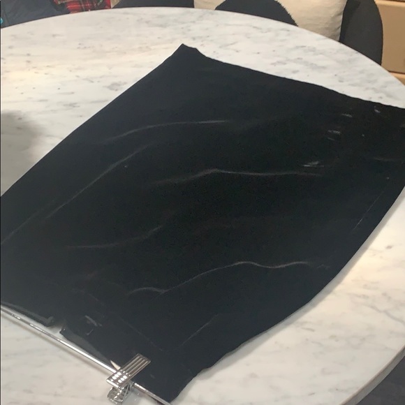 Dolce and Gabbana velvet skirt - Picture 2 of 6